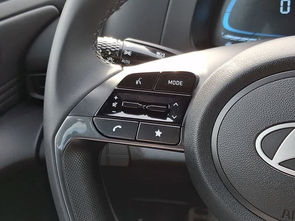 Certified 2025 Hyundai Elantra Sport image 19