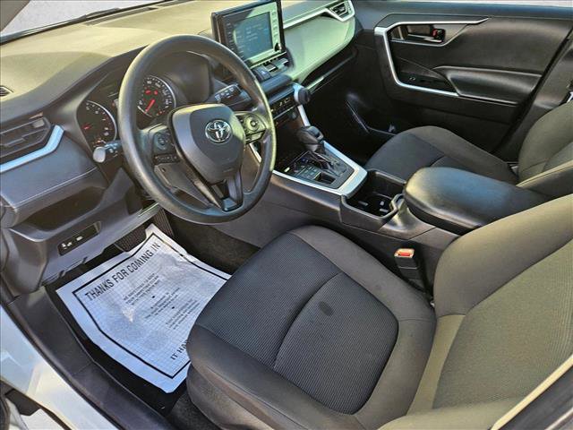 Used 2022 Toyota RAV4 LE image 9