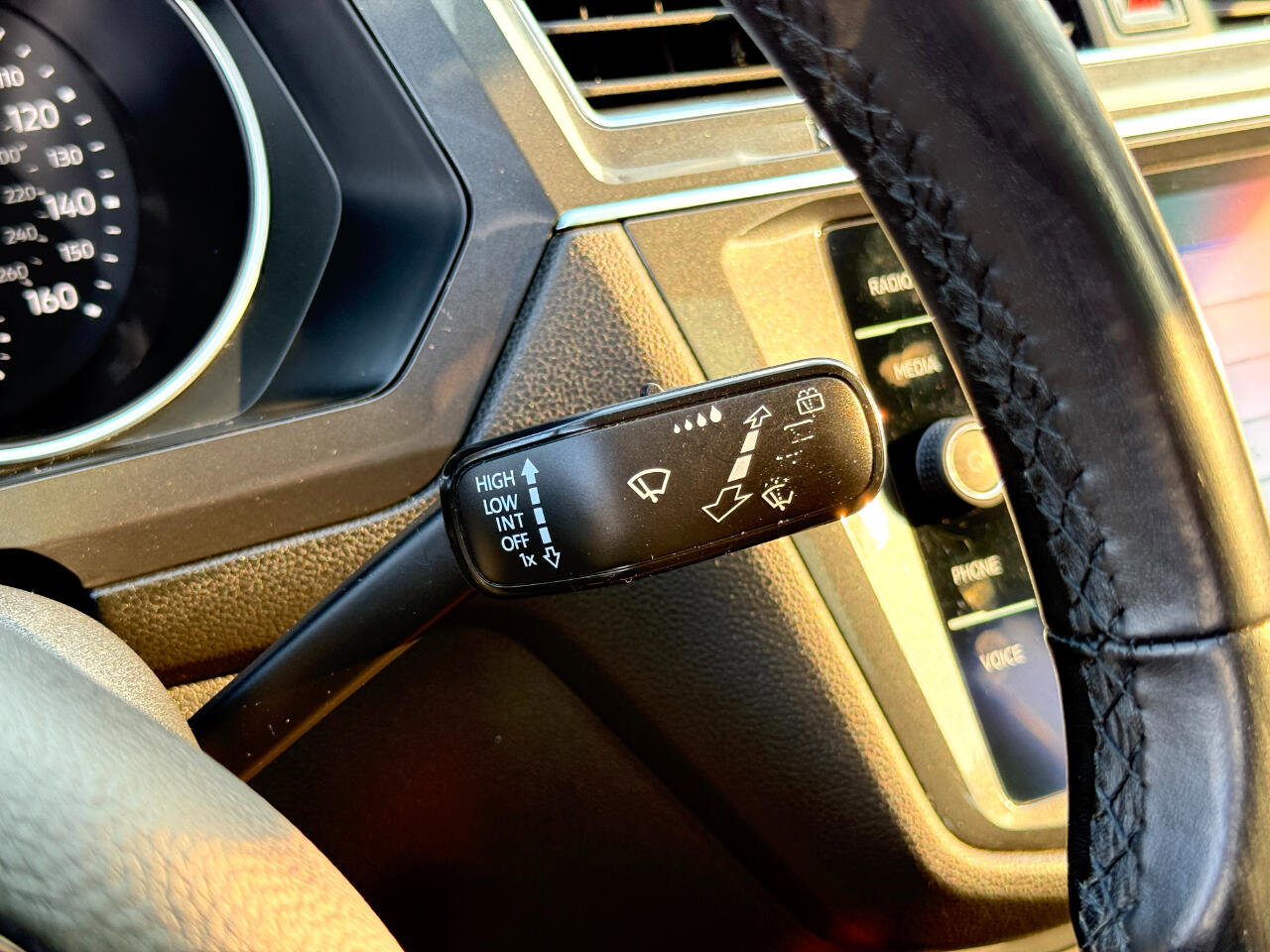 Used 2019 Volkswagen Tiguan SE w/ Panoramic Sunroof Package image 75