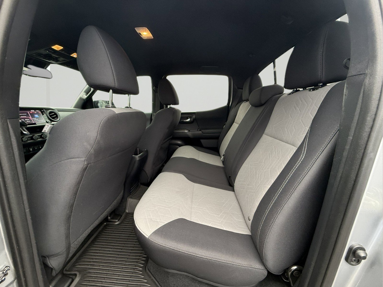 Used 2020 Toyota Tacoma TRD Off-Road image 8