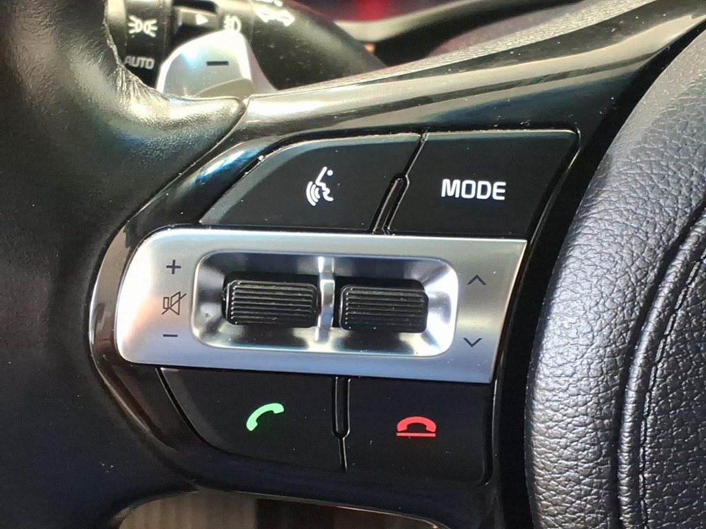 Used 2017 Kia Cadenza Technology FWD image 11