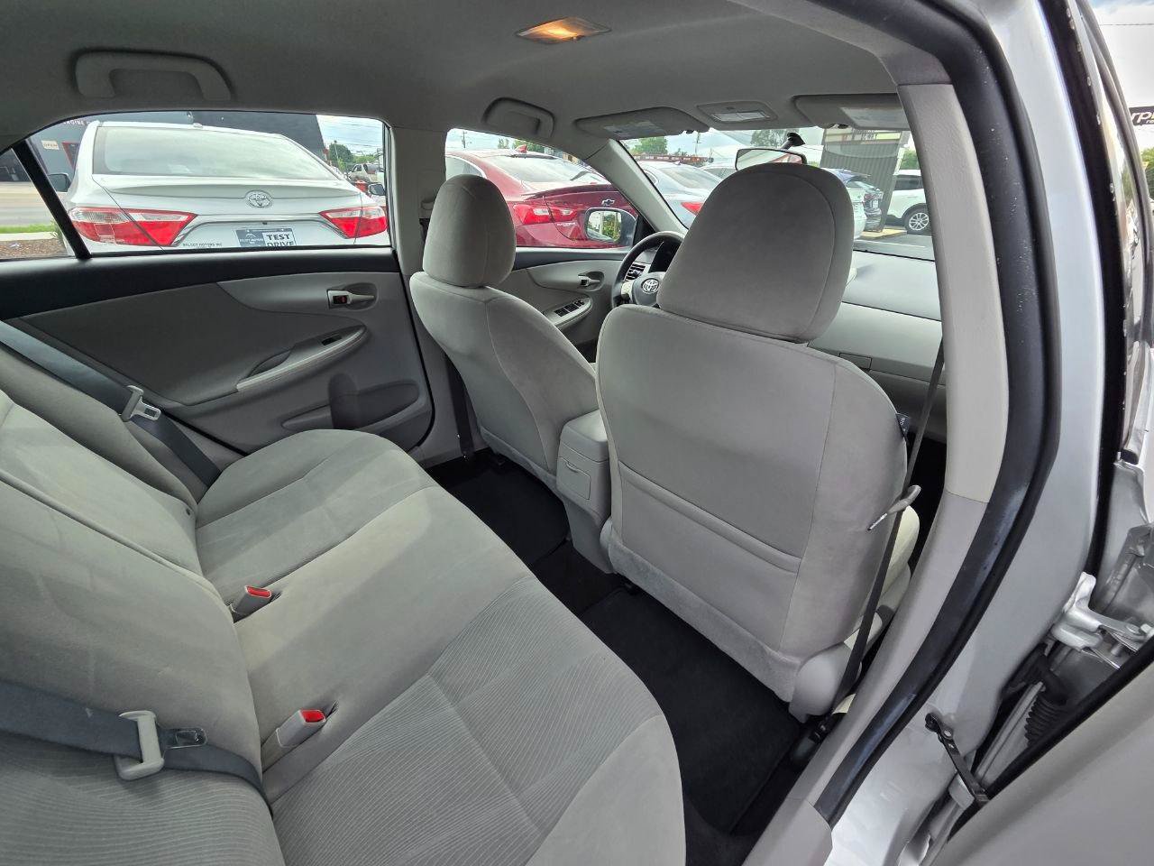 Used 2012 Toyota Corolla LE FWD image 16