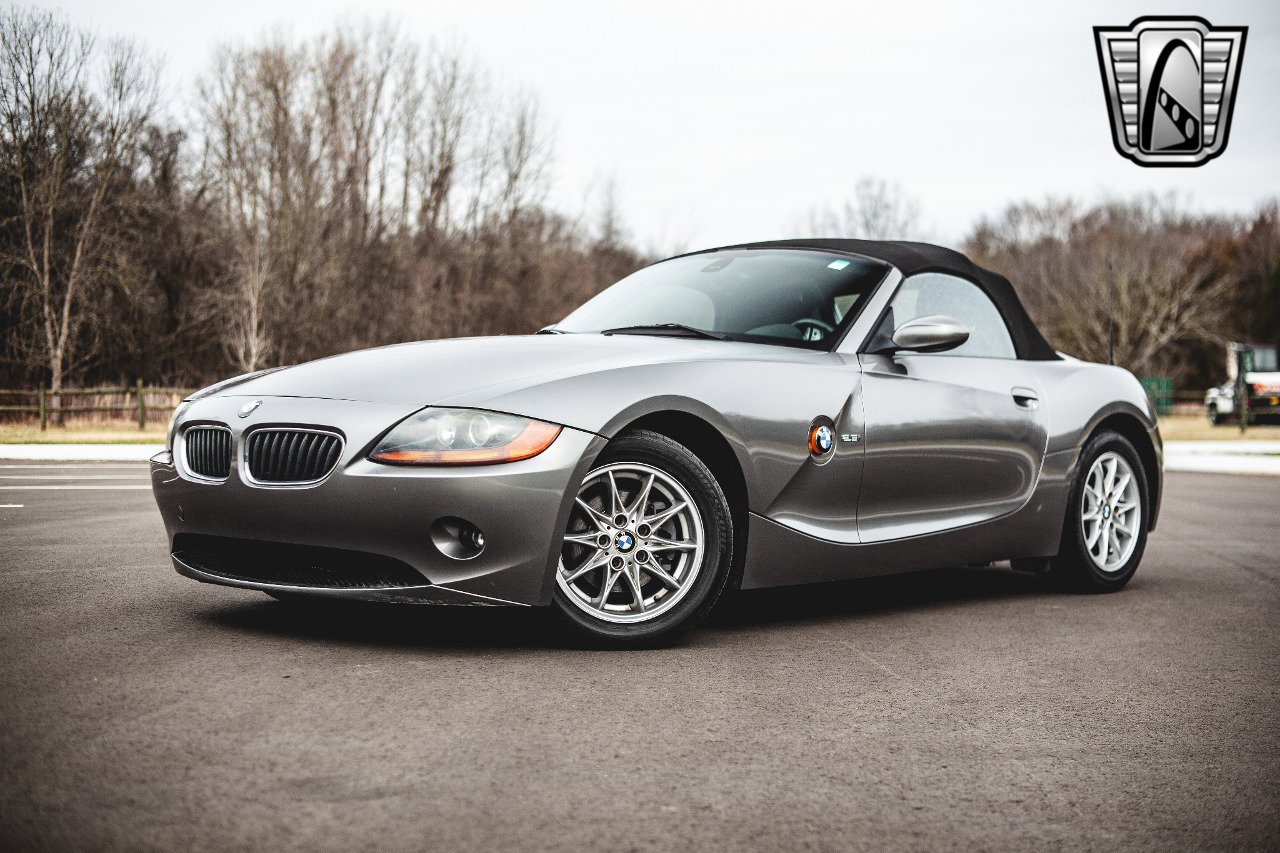 Used 2004 BMW Z4 2.5i image 2