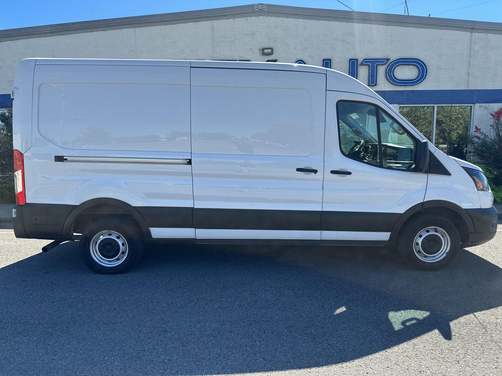 Used 2023 Ford Transit 250 Medium Roof w/ Load Area Protection Package RWD image 3