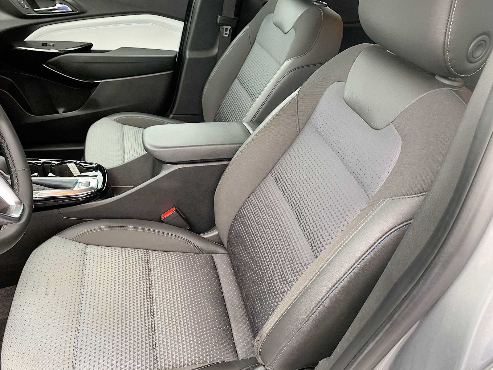 Certified 2024 Chevrolet Trax LT w/ LT Convenience Package FWD image 18