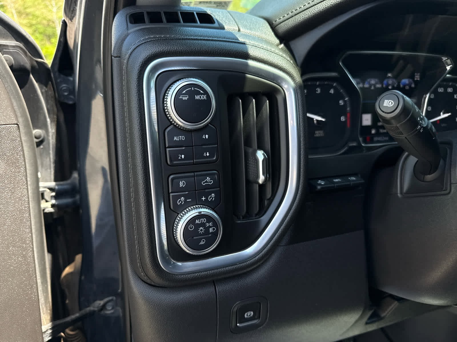 Used 2020 GMC Sierra 1500 Denali w/ Technology Package AWD/4WD image 15