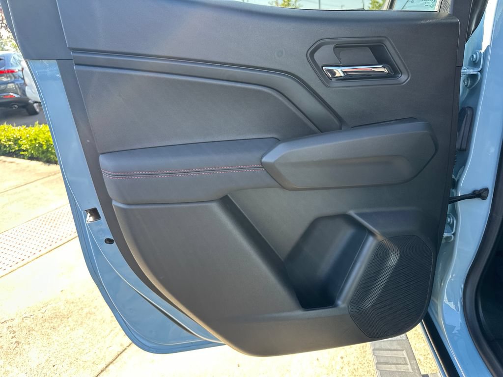 Used 2025 Chevrolet Colorado Z71 w/ Z71 Convenience Package 2 AWD/4WD image 13