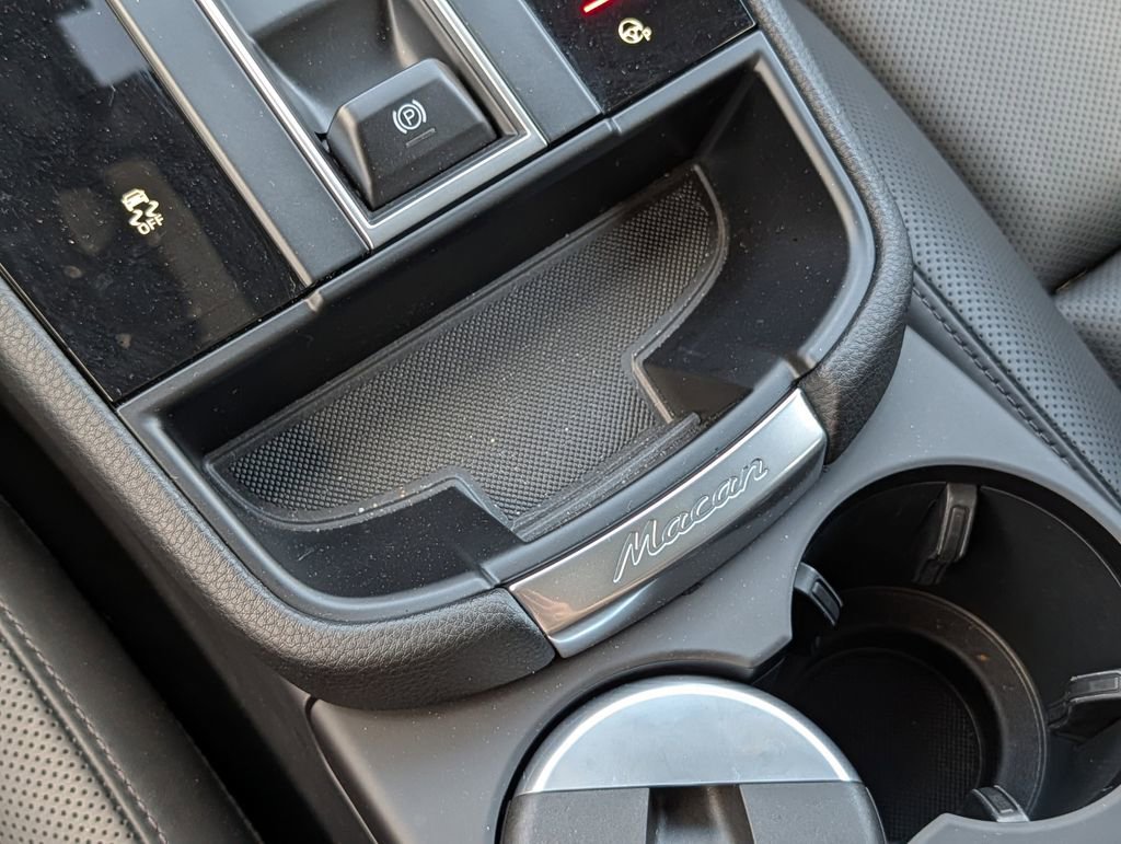 Used 2025 Porsche Macan T image 29