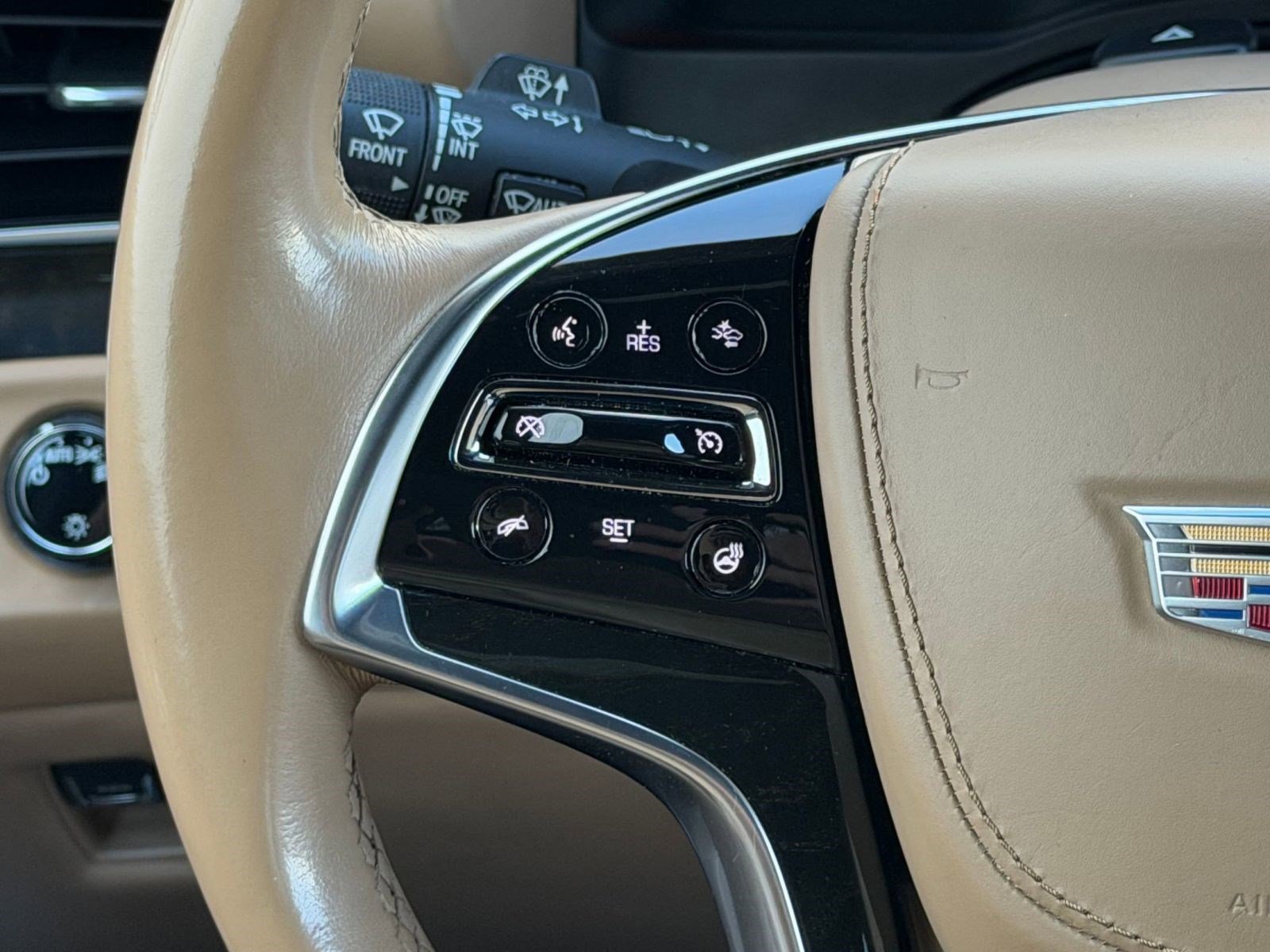 Used 2019 Cadillac Escalade ESV Platinum image 17