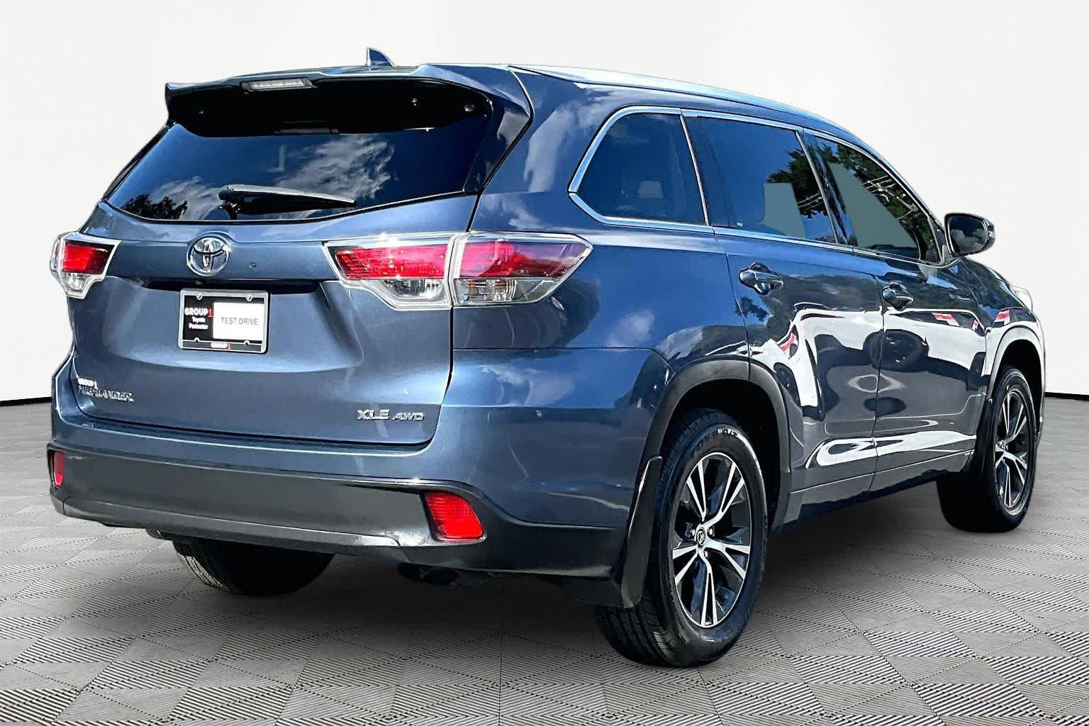 Used 2016 Toyota Highlander XLE AWD/4WD image 13