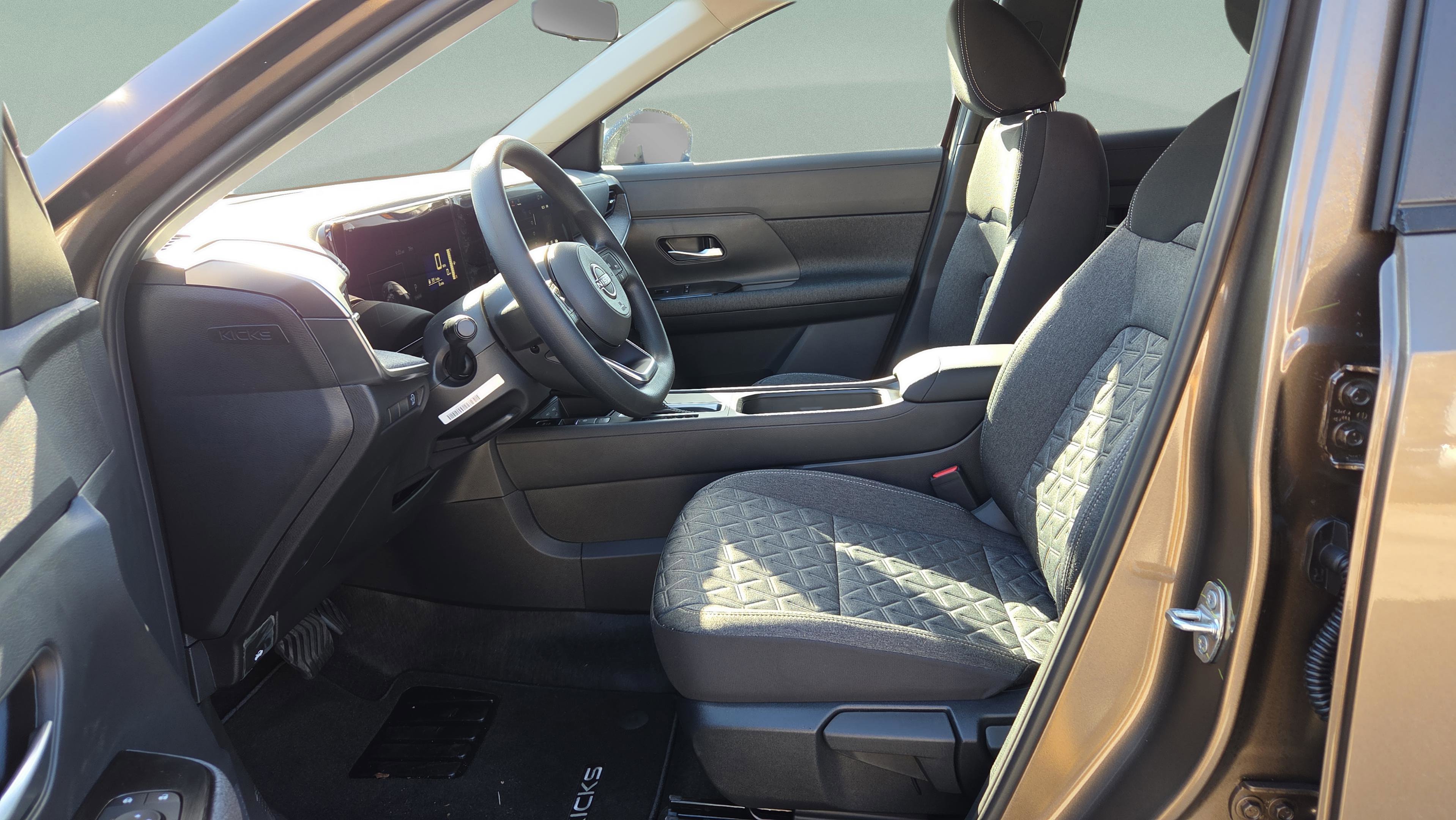 New 2026 Nissan Kicks SV image 10