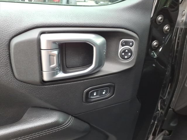 Used 2020 Jeep Wrangler Unlimited Sahara AWD/4WD image 16