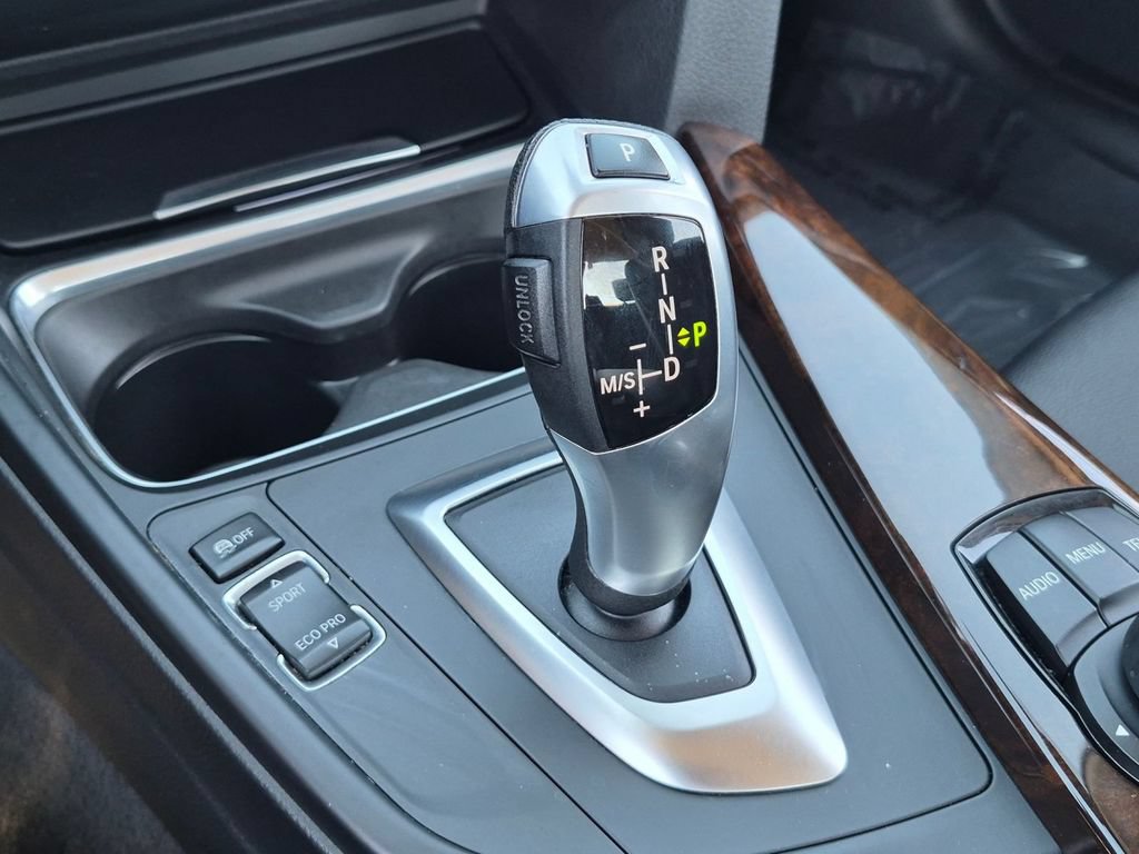 Used 2015 BMW 320i xDrive Sedan AWD/4WD image 12