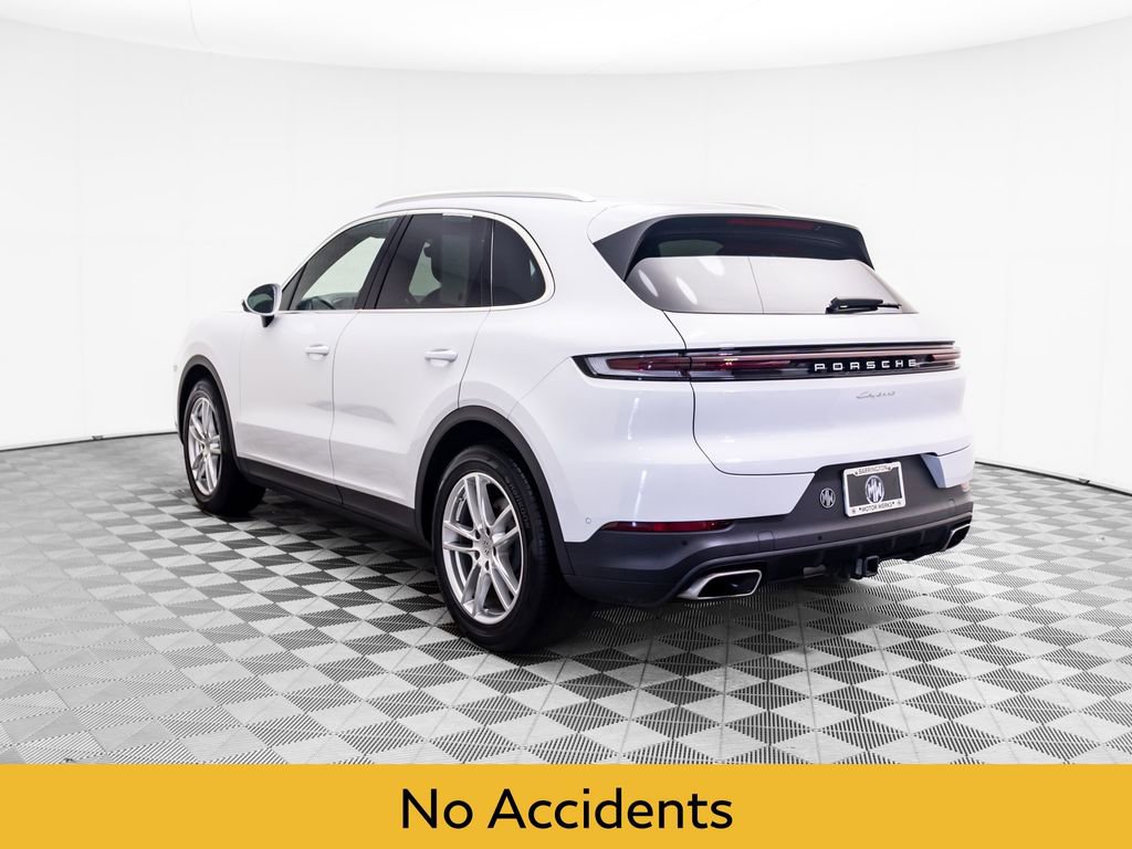 Used 2024 Porsche Cayenne image 3