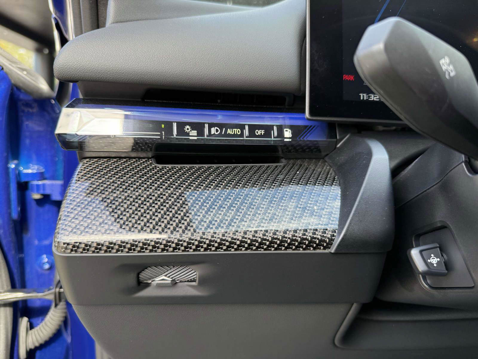 Used 2025 BMW M5 w/ Carbon Package image 59