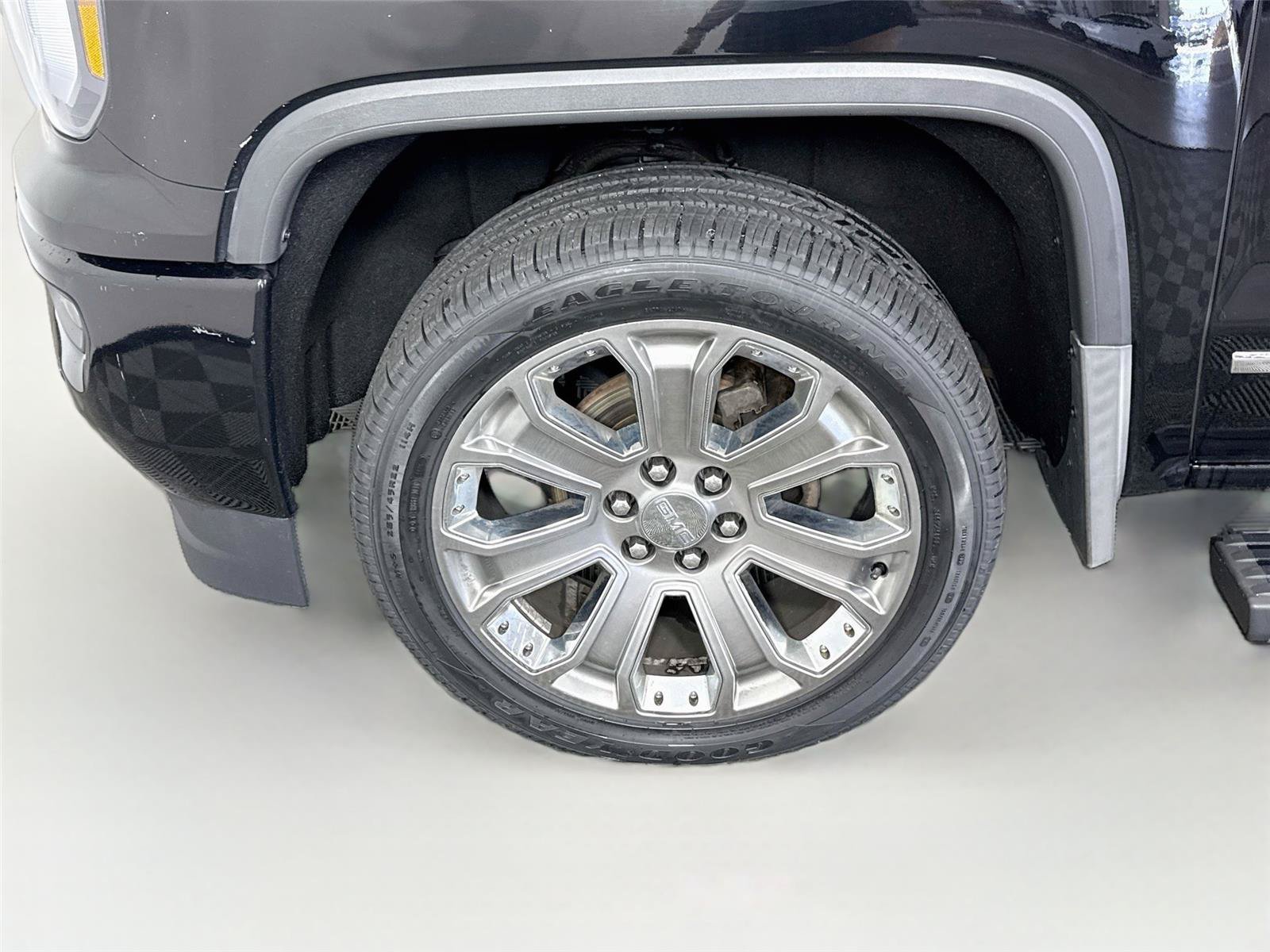 Used 2018 GMC Sierra 1500 Denali w/ Denali Ultimate Package AWD/4WD image 25