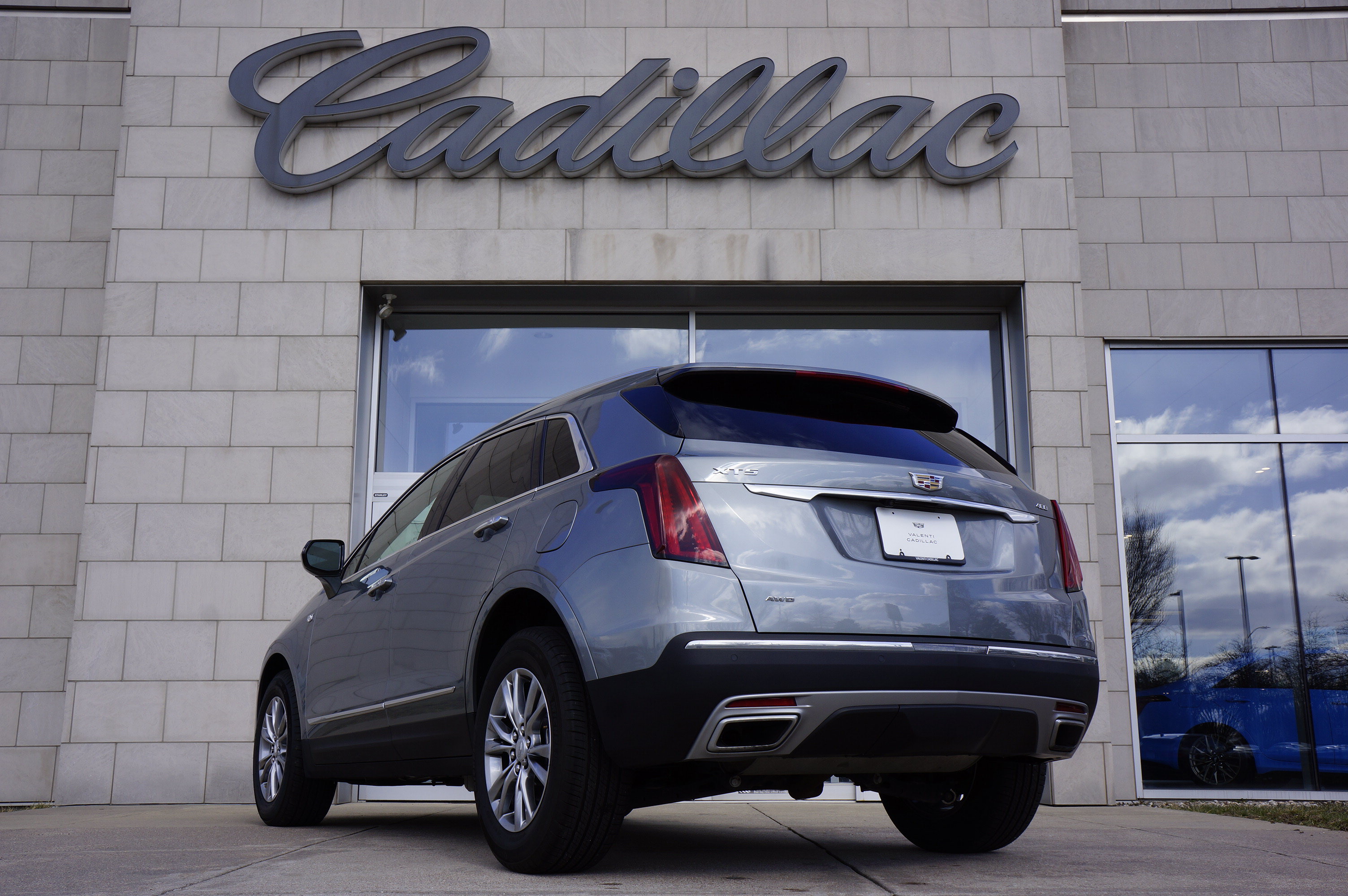 New 2025 Cadillac XT5 Luxury AWD/4WD image 8