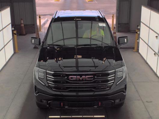 Used 2025 GMC Sierra 1500 AT4 image 2