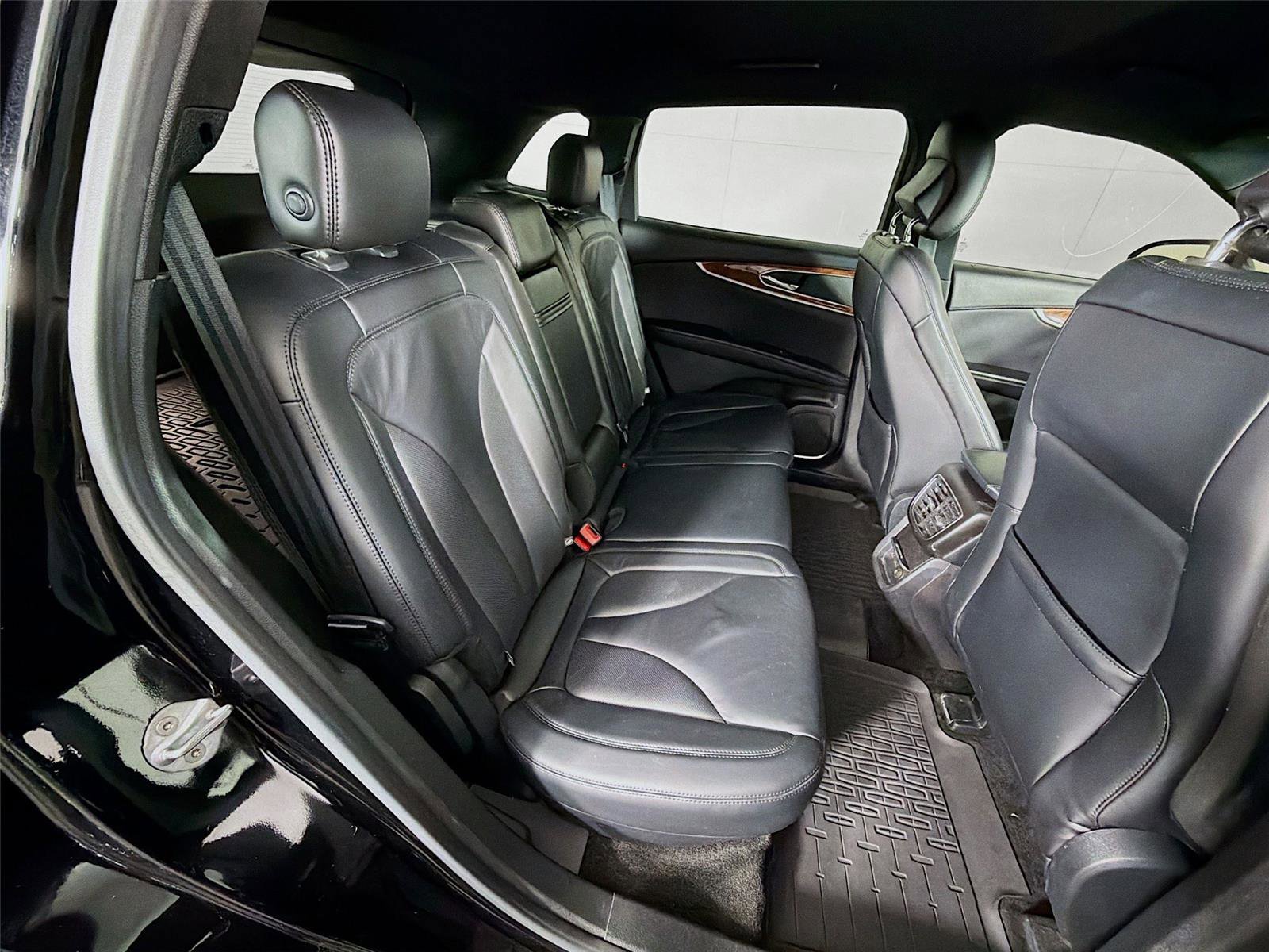 Used 2018 Lincoln MKX Select w/ Select Plus Package image 27