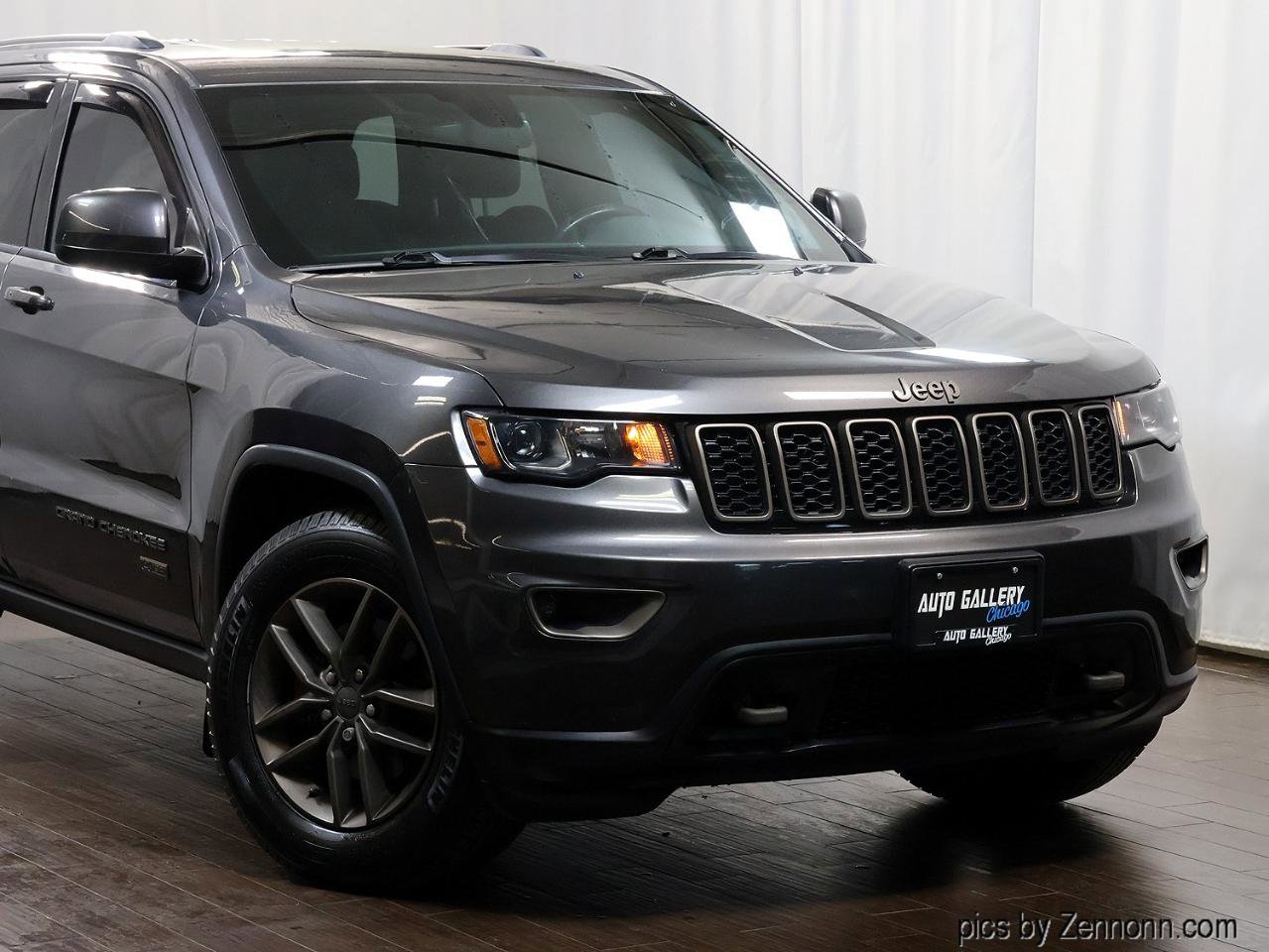 Used 2016 Jeep Grand Cherokee Laredo 75th Anniversary AWD/4WD image 2