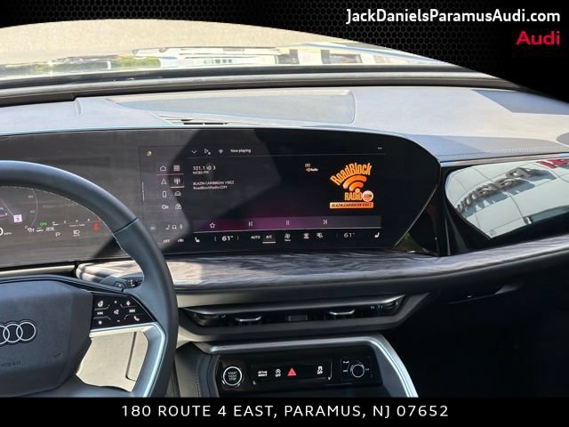 Used 2025 Audi Q5 Premium w/ Convenience Package AWD/4WD image 9