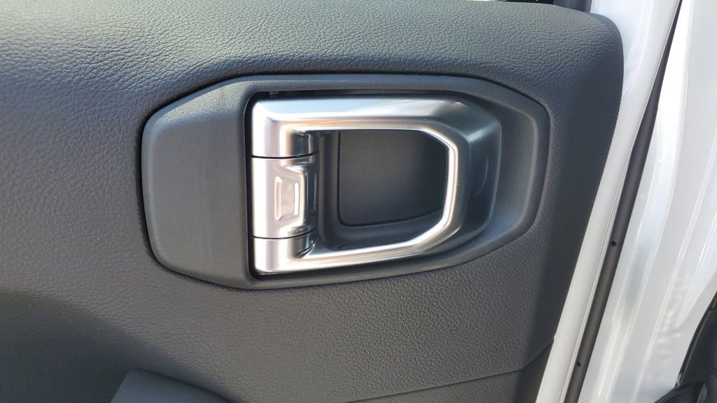 New 2025 Jeep Wrangler Sahara image 19