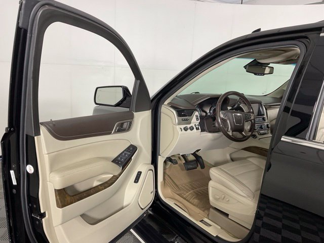 Used 2018 GMC Yukon Denali w/ Denali Ultimate Package AWD/4WD image 26