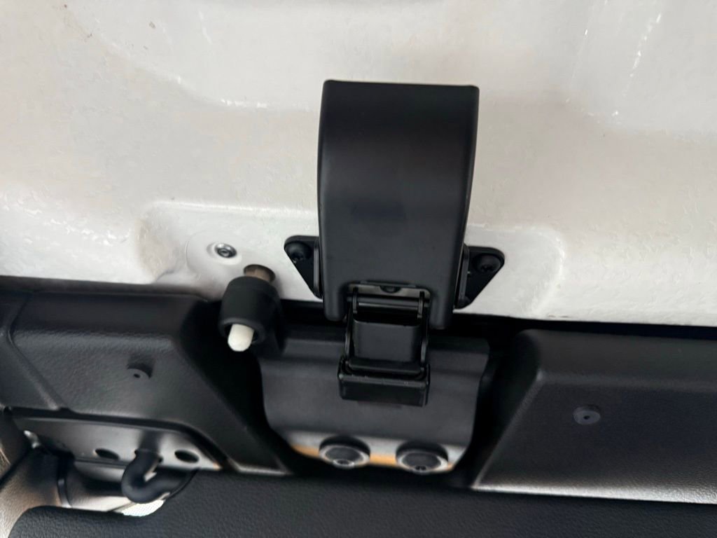 Used 2025 Jeep Wrangler Unlimited Sahara AWD/4WD image 26