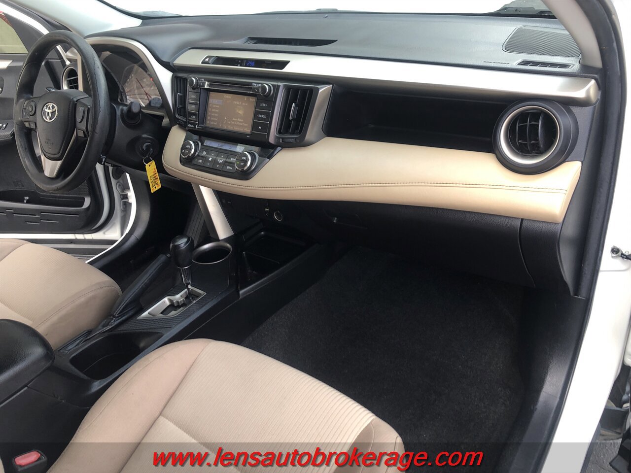 Used 2015 Toyota RAV4 XLE FWD image 23
