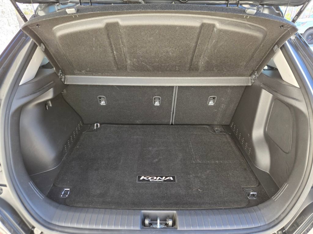 Used 2022 Hyundai Kona Limited image 16