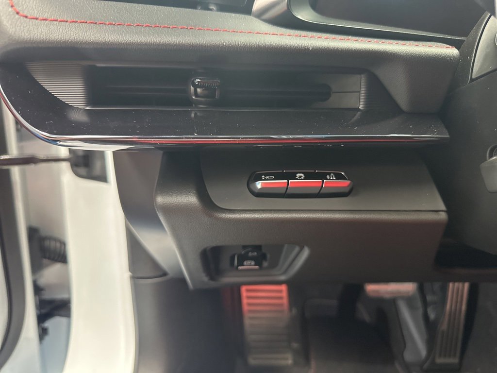 New 2026 Chevrolet Corvette Stingray Preferred Cpe w/ Stealth Interior Trim Package image 22