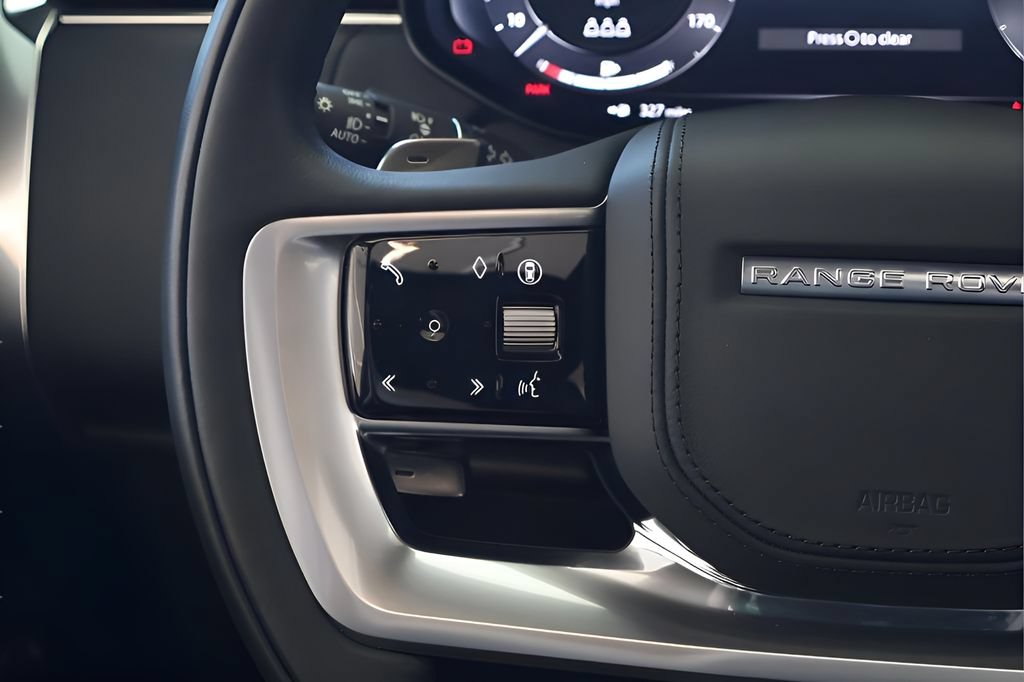 New 2025 Land Rover Range Rover SE AWD/4WD image 16