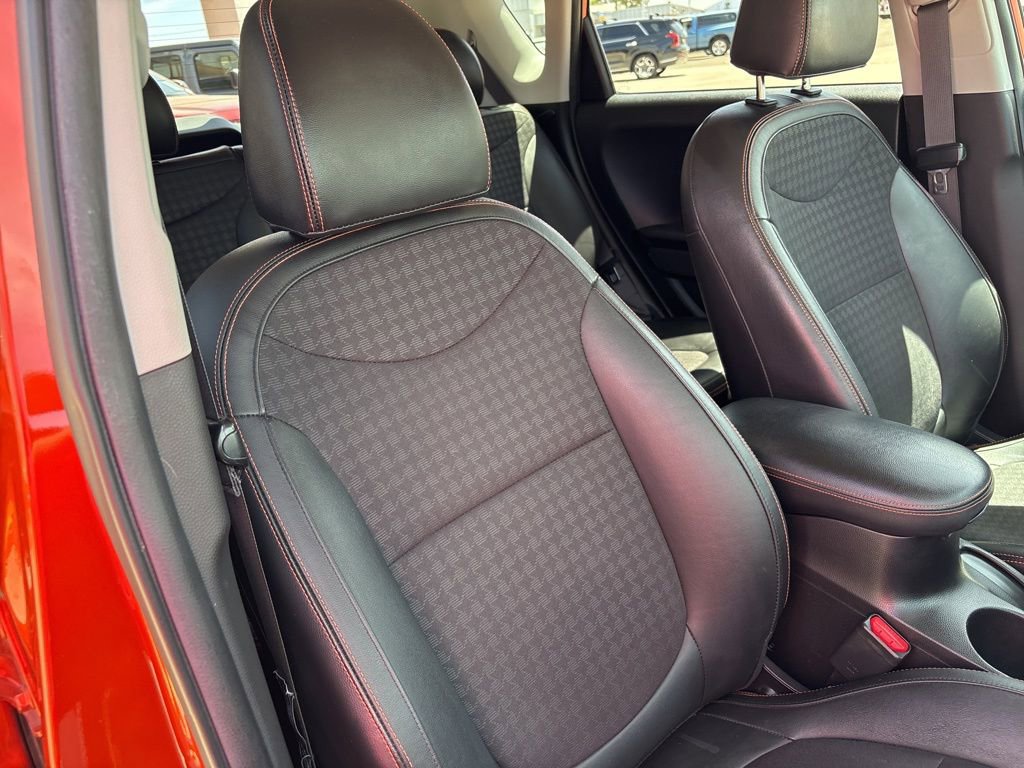 Used 2018 Kia Soul ! w/ Tech Package FWD image 23