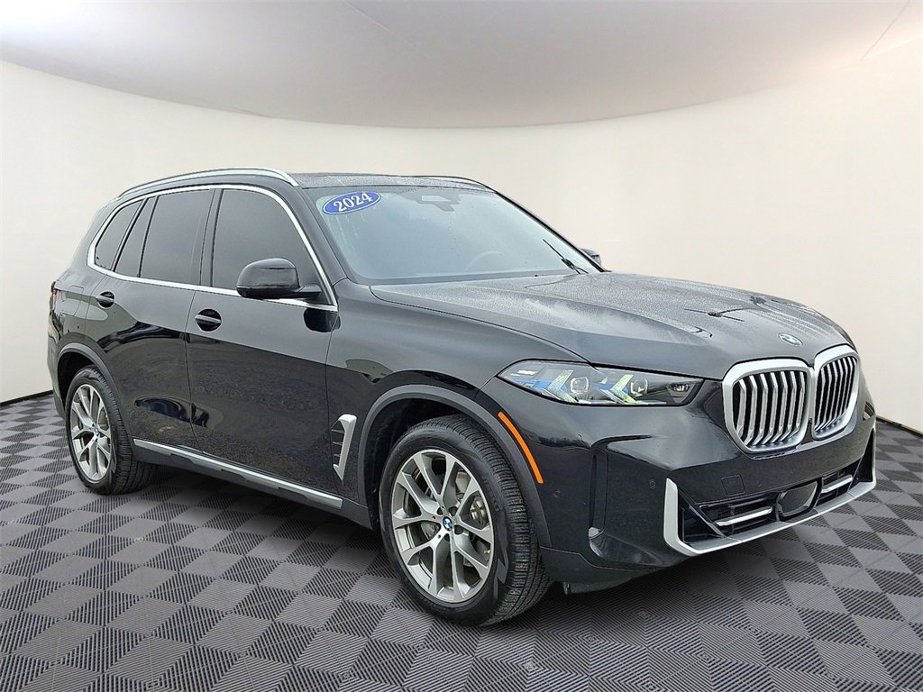 Used 2024 BMW X5 xDrive40i w/ Premium Package image 1