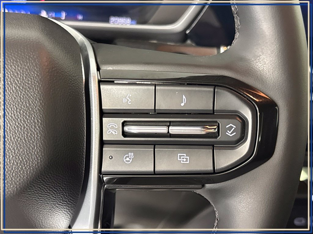 Certified 2025 Chevrolet Colorado Trail Boss AWD/4WD image 21