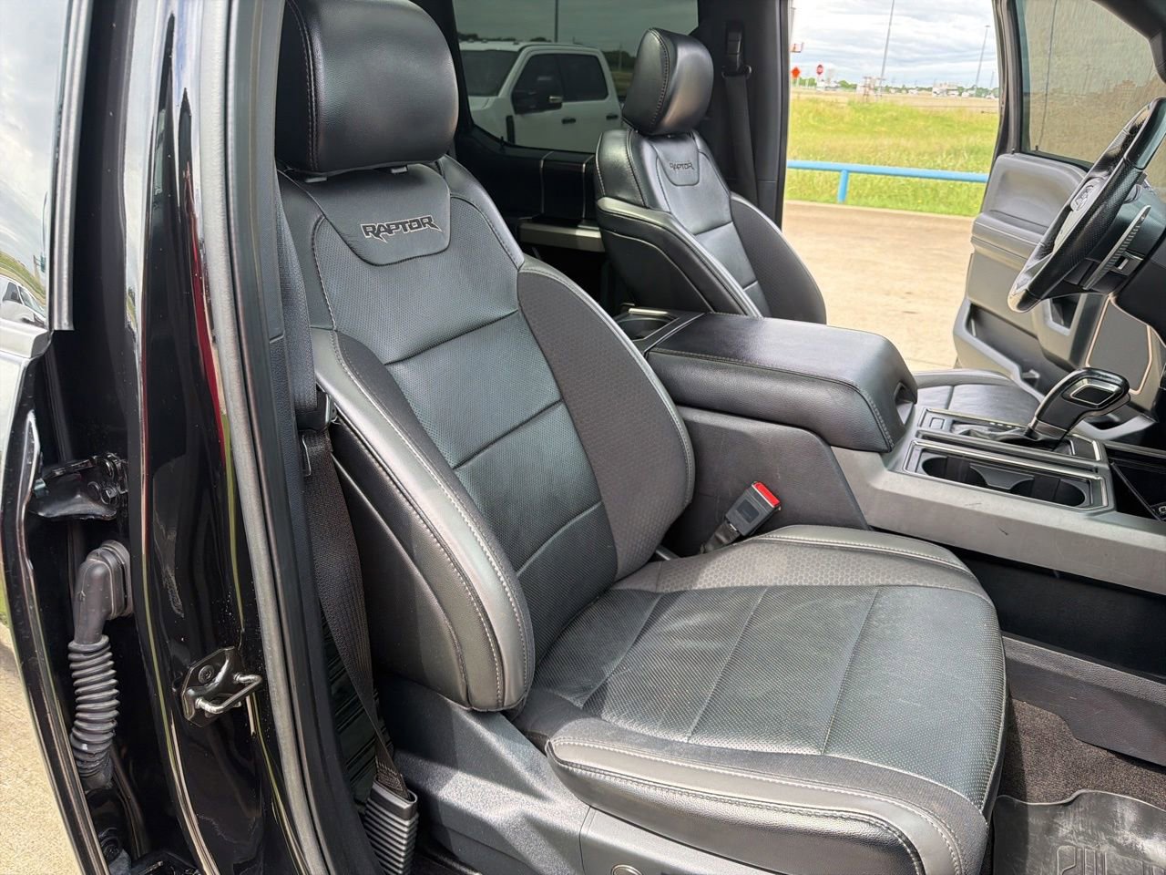 Used 2020 Ford F150 Raptor w/ Equipment Group 802A Luxury AWD/4WD image 26