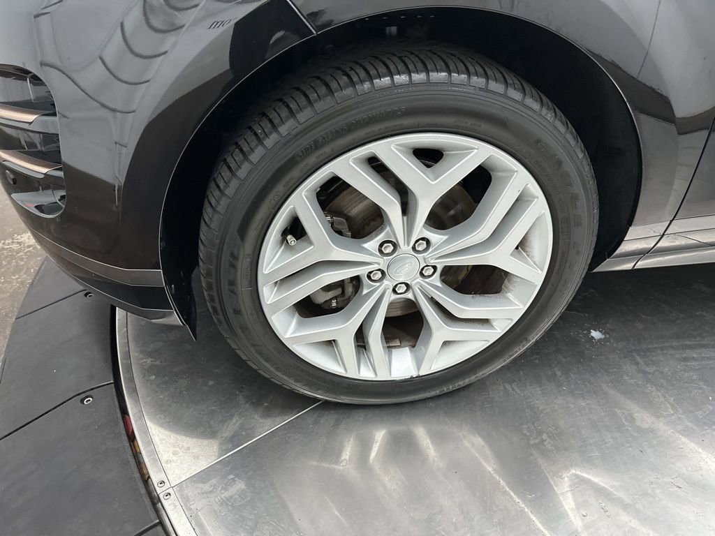 Used 2023 Land Rover Range Rover Evoque R-Dynamic SE image 33