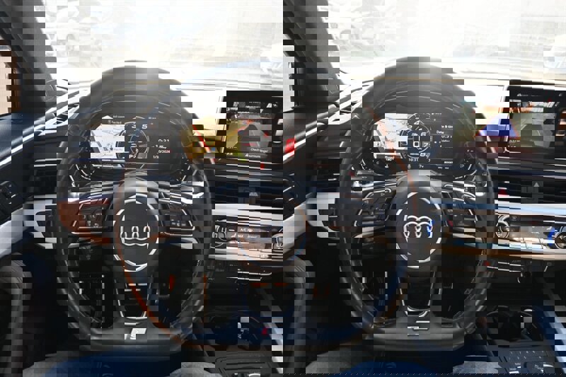 Used 2019 Audi S4 Premium Plus w/ Premium Plus Package image 29