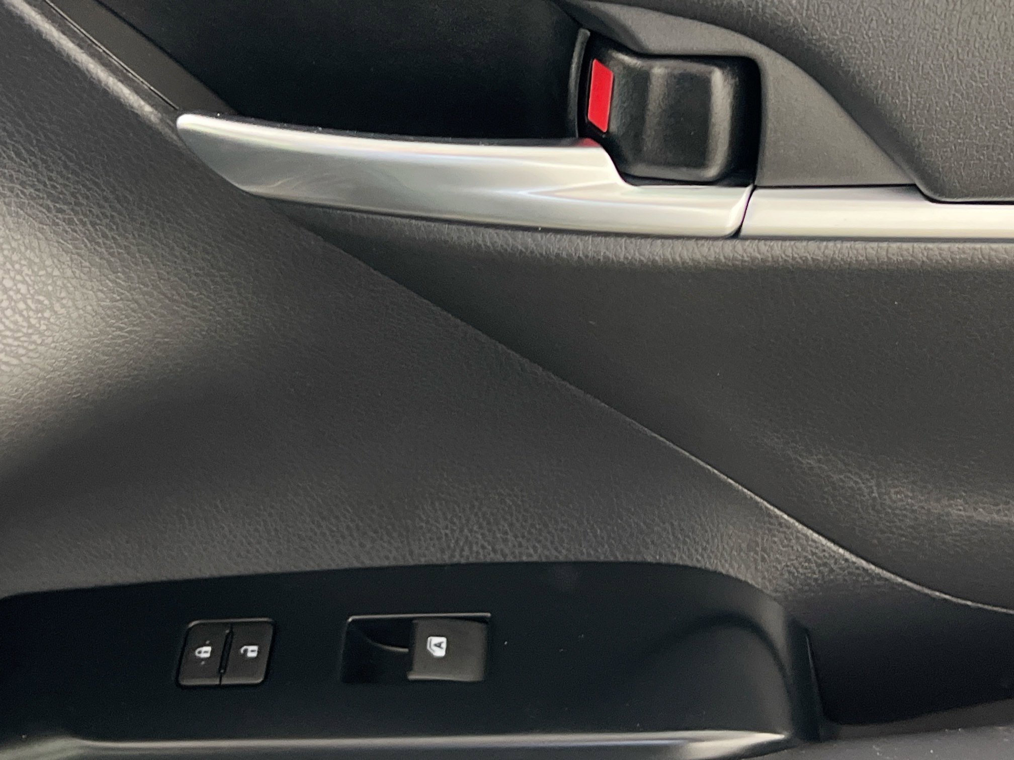 Used 2020 Toyota Camry LE image 31