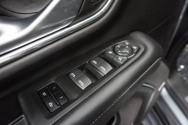 Used 2022 GMC Yukon SLT w/ SLT Premium Package image 14