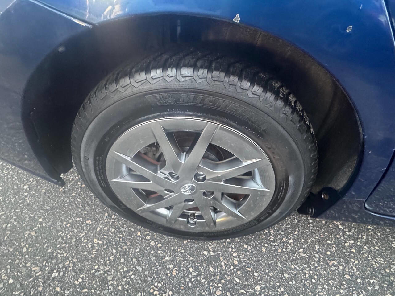 Used 2015 Toyota Prius V Five image 11