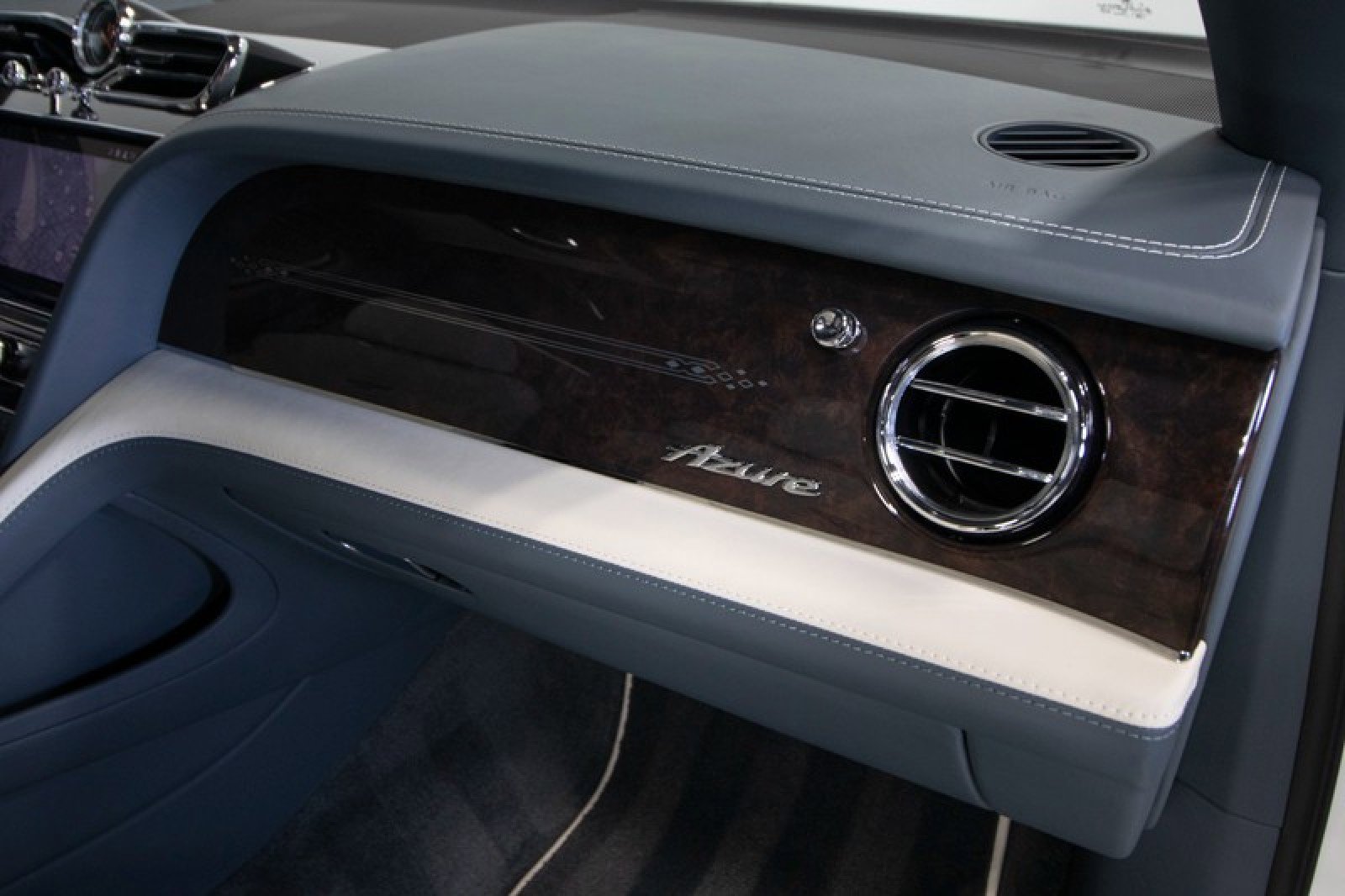 Used 2023 Bentley Bentayga Extended Wheelbase image 61