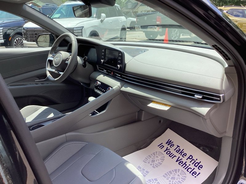 New 2026 Hyundai Elantra SEL Sport Premium FWD image 15