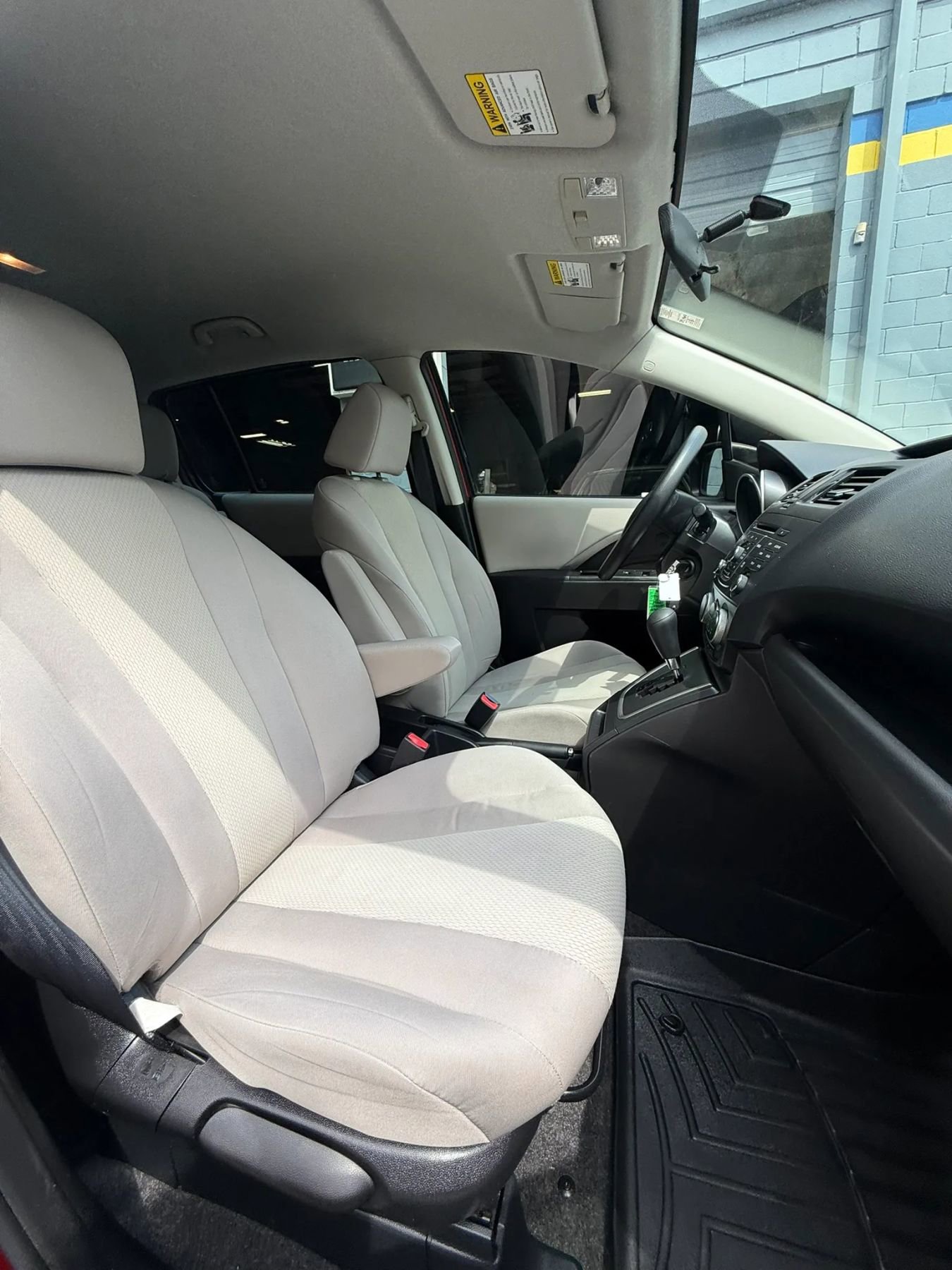 Used 2014 MAZDA MAZDA5 Sport image 18