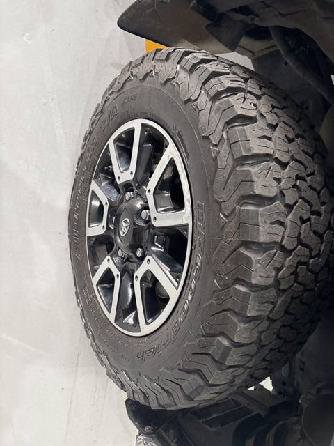 Used 2020 Toyota Tundra SR5 w/ TRD Off-Road Package image 37