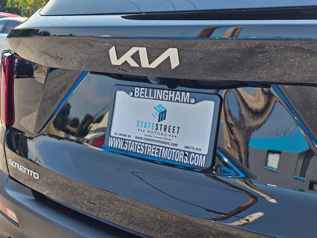 Used 2023 Kia Sorento LX AWD/4WD image 14