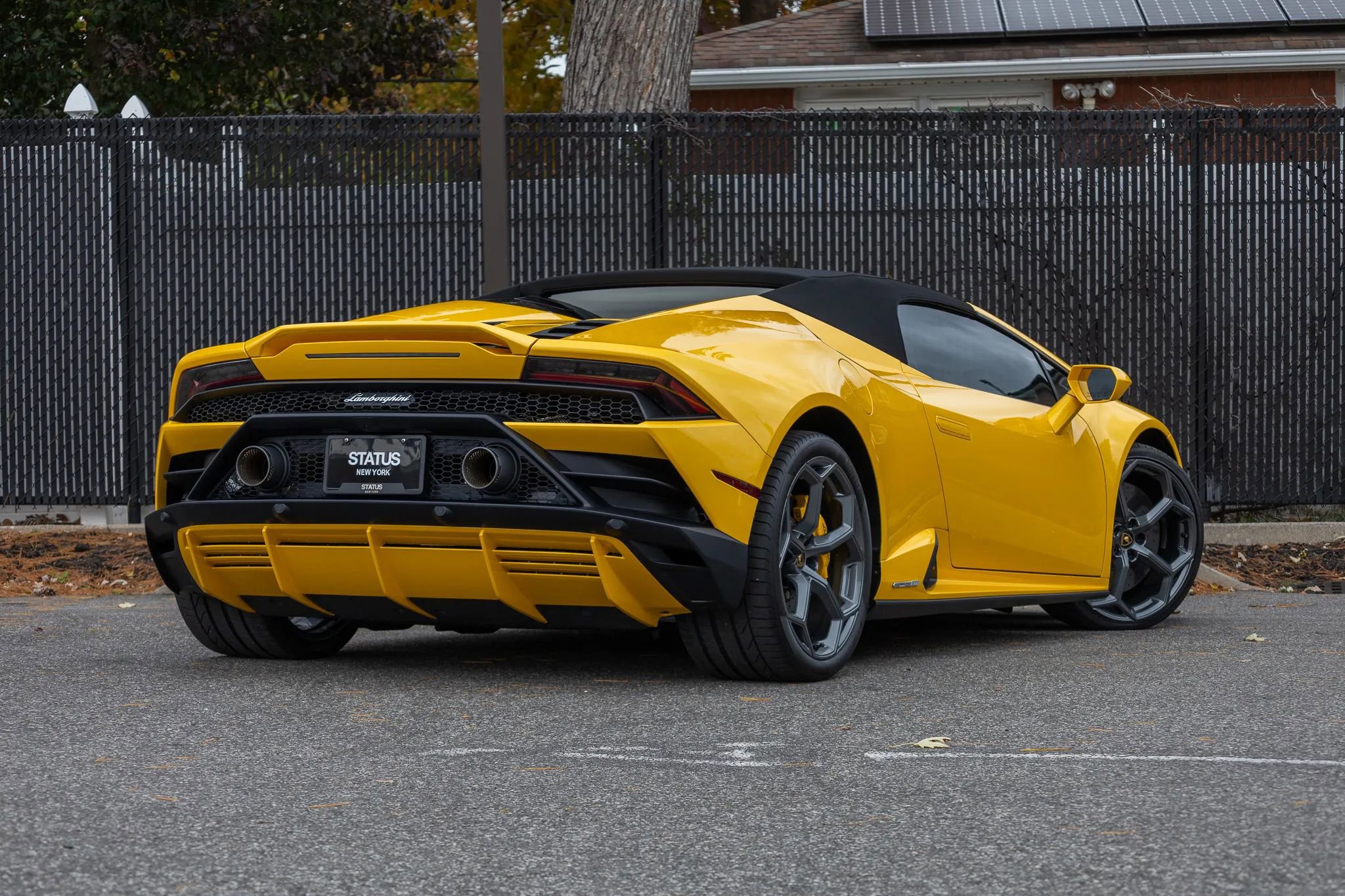 Used 2024 Lamborghini Huracan EVO image 31