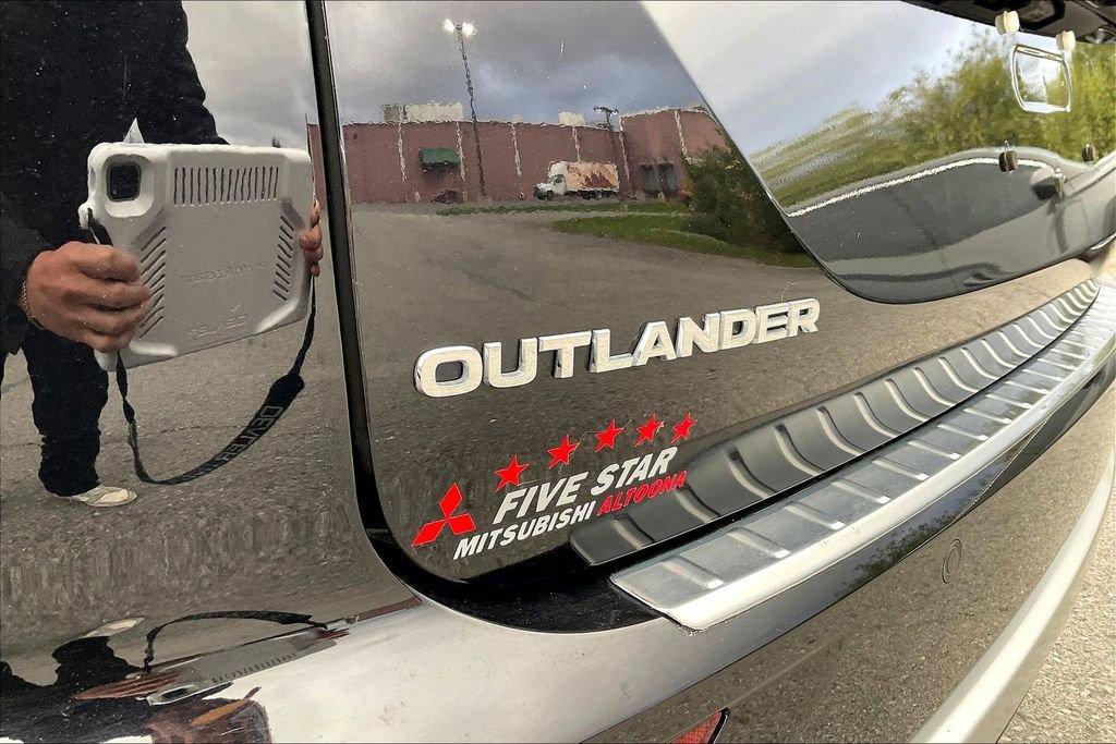 Used 2023 Mitsubishi Outlander SE image 8