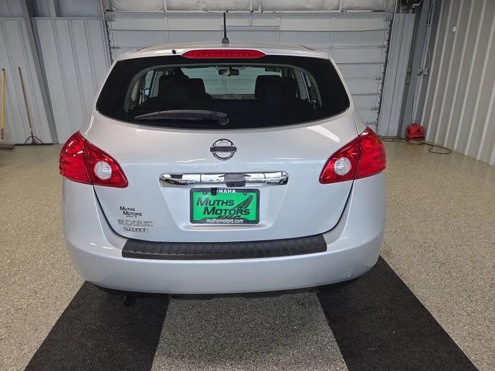 Used 2015 Nissan Rogue S FWD image 8