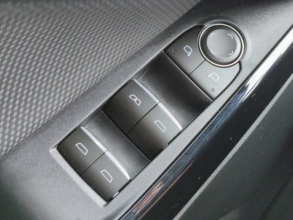 Used 2026 Chevrolet Equinox RS w/ Convenience Package III FWD image 27